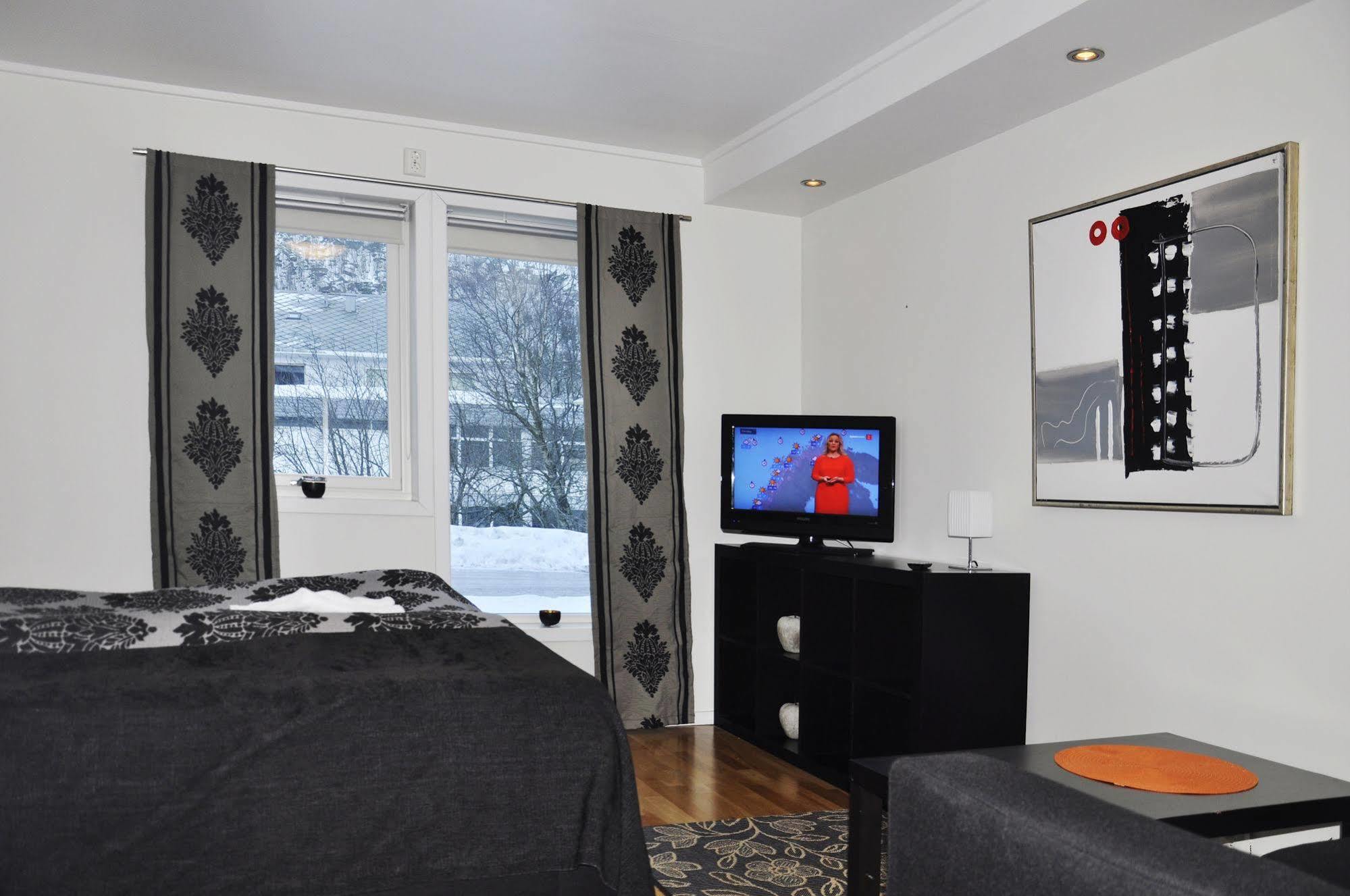 Svartisen Apartments Glomfjord Экстерьер фото