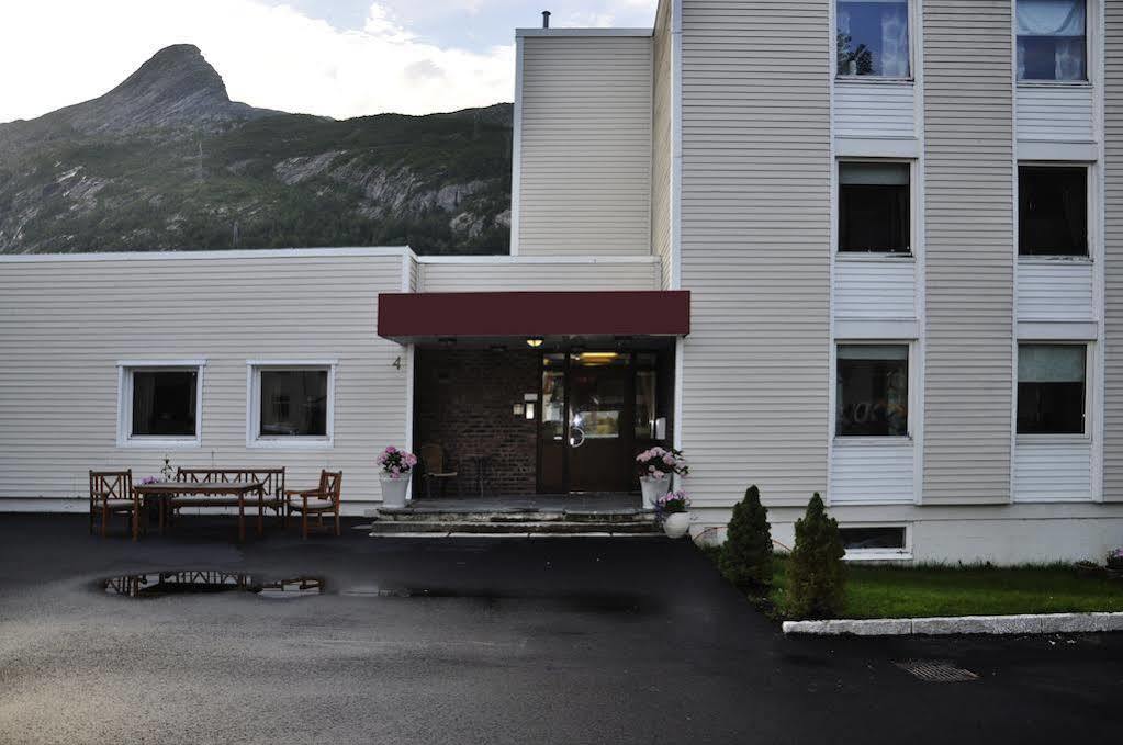 Svartisen Apartments Glomfjord Экстерьер фото